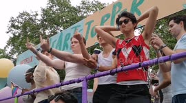 London Pride: 'Heartstopper' cast flip off religious protestors