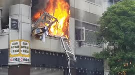 Four injured after explosion in downtown Tokyo