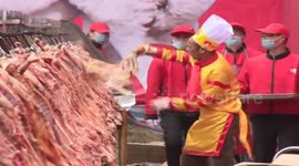 Chef cooks more than 200 sheep to break record