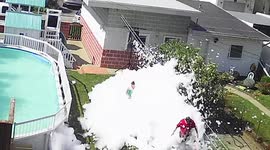 Bubble time for children as they cool of in the Pennsylvania head