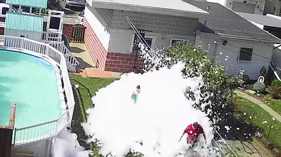 Bubble time for children as they cool of in the Pennsylvania head