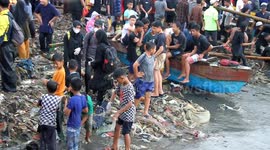 Extraordinary Movement: Thousands of Residents Clean Up Mounting Trash on Indonesia's Second Most Polluted Beach