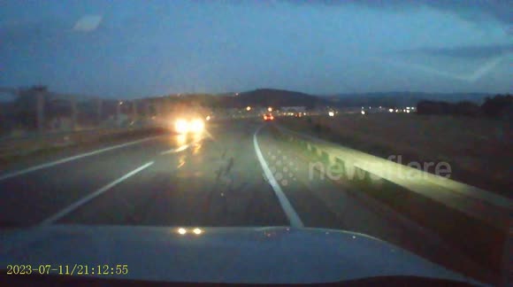 Meteorite in flames filmed in Romania. Dashcam VIdeo