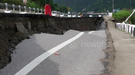 Thousand Stranded in himachal pradesh for rescue after devasting floods and landlside