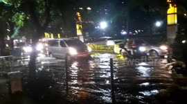 A flood real quick after an hour of continous raining, spotted in Estancia Capitol Common, Pasig Philippines.