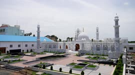 Indian businessman builds miniature of Taj Mahal for his late mother