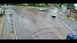 Shocking moment intoxicated driver hits young girl before crashing into wall in Russia