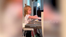 Mum lets kids do whatever they want for an hour so she can get some 'me time'