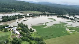 Soldiers conduct search and rescue in flood-stricken Vermont, US