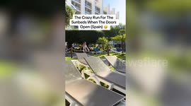 Funny video shows holidaymakers running at full speeds to claim sunbeds