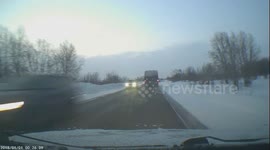 Dangerous Highway Pass Leads to Head-on Collision (ID: 255500046)