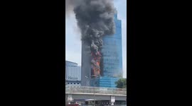 Massive blaze engulfs building in South Jakarta: dramatic footage of fire and smoke on Jalan Gatot Subroto