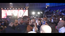 Anthony Joshua takes selfies with fans after knocking out Robert Helenius