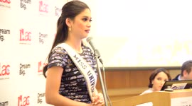 Miss Universe Pia Alonzo Wurtzbach speaking in toronto library.