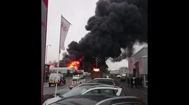 #Stafford #fire #astonfields https://twitter.com/Wormella/status/704964717580828674