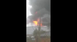 The #Stafford #fire in full force hope everyone's ok #Firewatch @StaffsNews @BBCBreaking @bbcmtd @itvnews https://t.co/PWwFszwanX