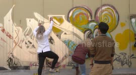 Fixed shooting guide for foreign friends to doodle in Yinchuan City, Ningxia.