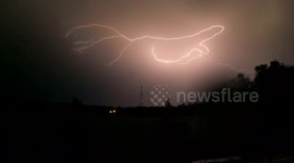 Stunning timelapse showcases lightning streaking across night sky in Ohio