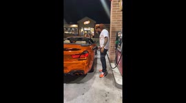 YouTuber OKQ was caught at the gas station flexing like he got money but only put a 1$ in his car