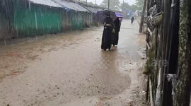 Flood: Bangladesh Refugee camp in Cox's Bazar is now falling heavy rain.