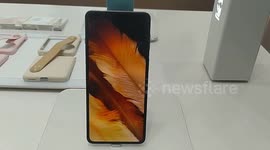 OPPO Release Find N3 Flip Vertical Folding Screen Mobile Phone in Hangzhou, China