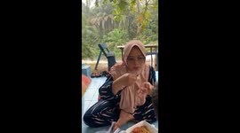 Terrifying lightning strike amidst rainy joy: tragedy strikes tourist spot in North Sumatra