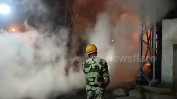 Tragic accident in steel plant after nozzle of crane breaks spilling ...