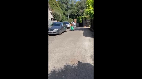 Clever UK gardner ditches wheelbarrow for eboard and doubles pay