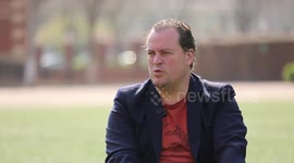 Dutch football enthusiast pursues dream in China's Tianjin