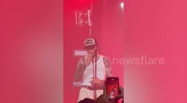 Welsh band 'Neck Deep' try Thai menthol inhaler on stage