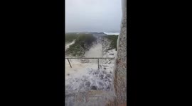 Winds and waves at Hook Lighthouse: high tide warnings