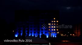Residents in block of flats create real-life Tetris by turning lights off and on
