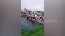 Woman kicked out of Chinese theme park for 'shaking children on rope bridge'