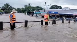 Heavy rain causes flash flood in northern Thailand