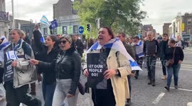 Crowds march through Dublin, Ireland in support for Israel