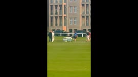 Man transforms mobility scooter into mini camper van that’s completely road-legal Part 2/2