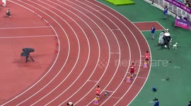 Runner sprints ahead in last few yards of relay race