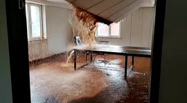 Office ceiling crashes down due to exploding heating pipes in China