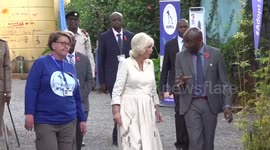 Queen visits donkey sanctuary in Nairobi, Kenya