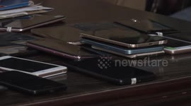 Police arrest gang involved in tempering cell phone’s IMEI numbers in Karachi, Pakistan