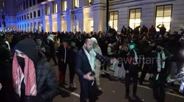 Unrest in Gaza: Alarming Scenes as Fireworks Target @metpoliceuk   Officers - A cry of 'Allahu Akbar' sounded every time police were attacked