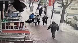 Falling icicle strikes pedestrian in northern China amid rising temperatures