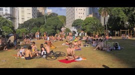 Record crowds Flock to Augusta Park in Sao Paulo on Republic Day Amidst Soaring Temperatures