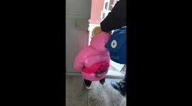 Winter mishap: child slips as jacket cape gives way in Jilin, China