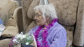Barnsley twins celebrate their 100th birthday in UK