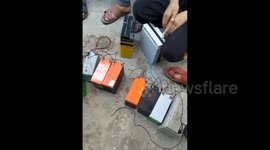 Palestinian Uses Bike to Generate Power In Gaza