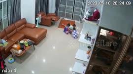 Children flees in panic from thunder striking outside home while playing