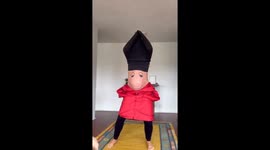 Pregnant mom's playful morning dance delights family, in Mexico City