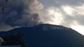Mount Marapi, West Sumatra is still erupting