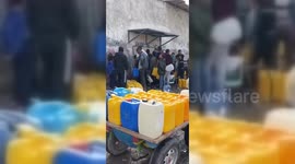 Challenges in Obtaining Water for Displaced People Amid Military Conflict in Gaza